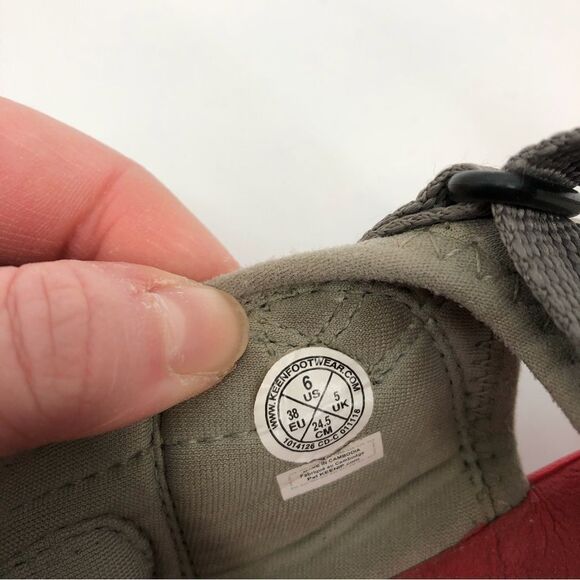 KEEN Kids Seacamp II Sandal in Magnet Racing Red Size 6 - Picture 8 of 10